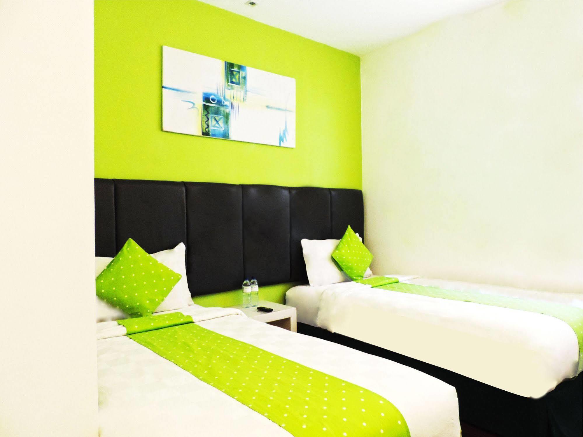 Arbor Biz Hotel Makassar Exterior foto